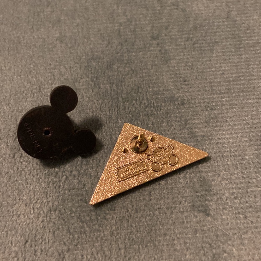 Tinkerbell Triangle Disney Pin - Picture 2 of 2
